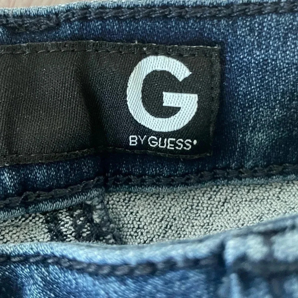 G by Guess woman’s blue denim jeans with cuffs. Size 27 US. - Picture 7 of 10